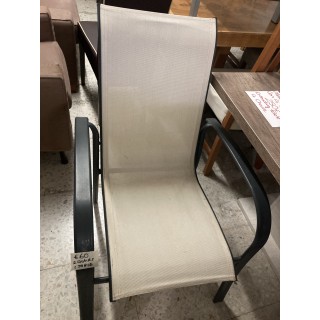 mesa de jardín y 2 sillas