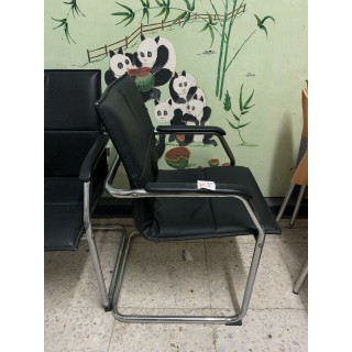silla de metal y cuero